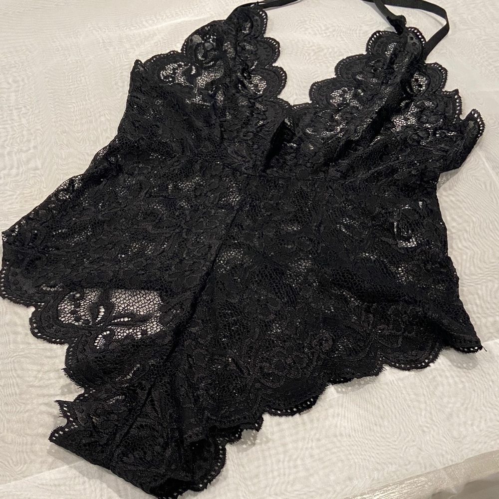 Elegant Black Lace Lingerie Set